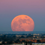 Perché la Luna appare più grande quando è vicina all’orizzonte?