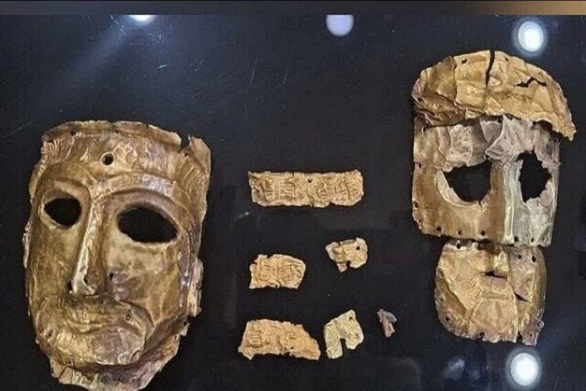 2-golden-elamite-masks-min-1.jpg