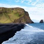 Reynisfjara: la spiaggia nera pericolosa dell’Islanda