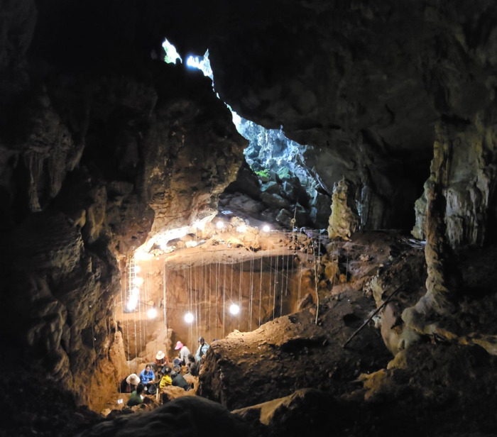 Oggi Tam Pà Ling sembra una grotta fatata, ma un tempo era un luogo proibito da entrare. Se gli umani lo usavano, avevano bisogno di una buona ragione.