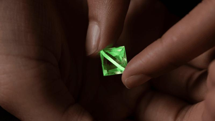 glow-in-the-dark-crystal-m.png