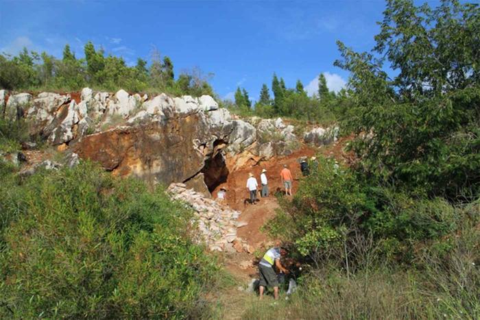 Il sito di scavo di Maludong (Caverna del Cervo Rosso) a Yunnan, nel sud della Cina.