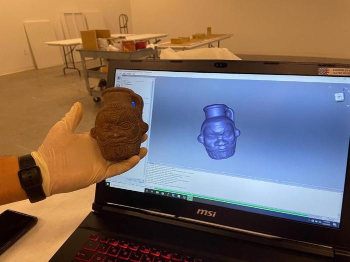 Creazione di una replica 3D di una tazza di Bes