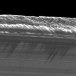 Le montagne sugli anelli di Saturno: una meraviglia del Sistema Solare