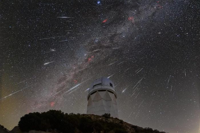 Geminidi sopra l'Osservatorio Nazionale di Kitt Peak