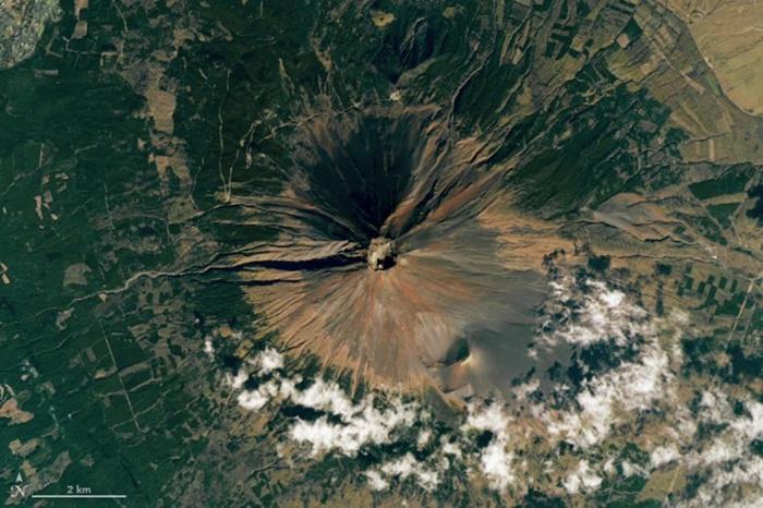 Mount-Fuji-From-Space-2024-Annotated.jpg