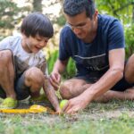 È vero che giocare nella terra rafforza il sistema immunitario dei bambini?