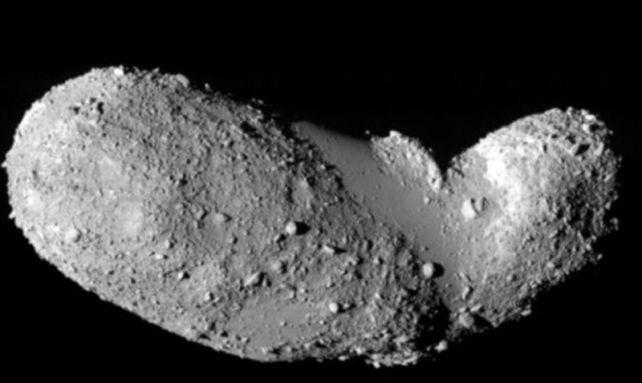 La Terra non sarà colpita da Apophis, ma il nostro pianeta potrebbe rimodellare la superficie dell'asteroide