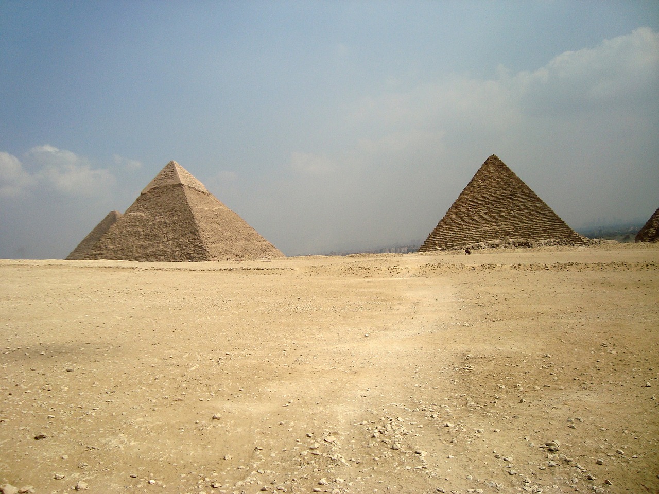 pyramids-798401_1280.jpg