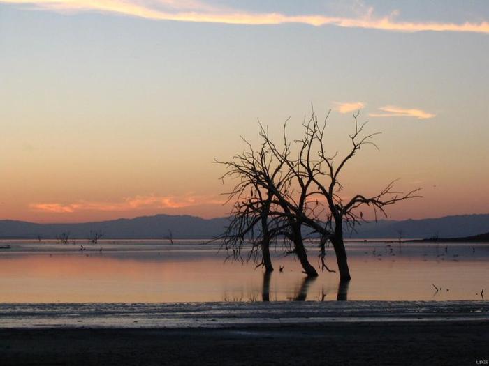 Tramonto sul lato sudest del Salton Sea, California.