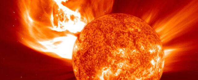 il sole emette una espulsione di massa