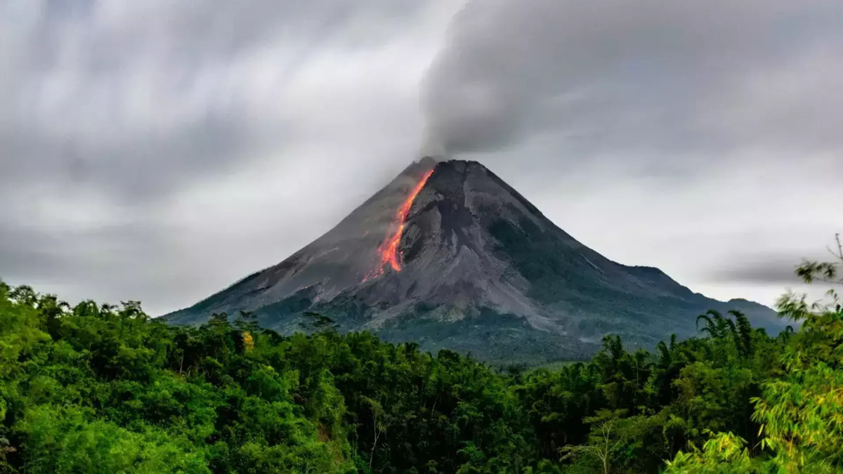 volcano-erruptuon-1.jpg