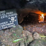 Video scioccante mostra quello che accade a chi entra in questa grotta in Costa Rica