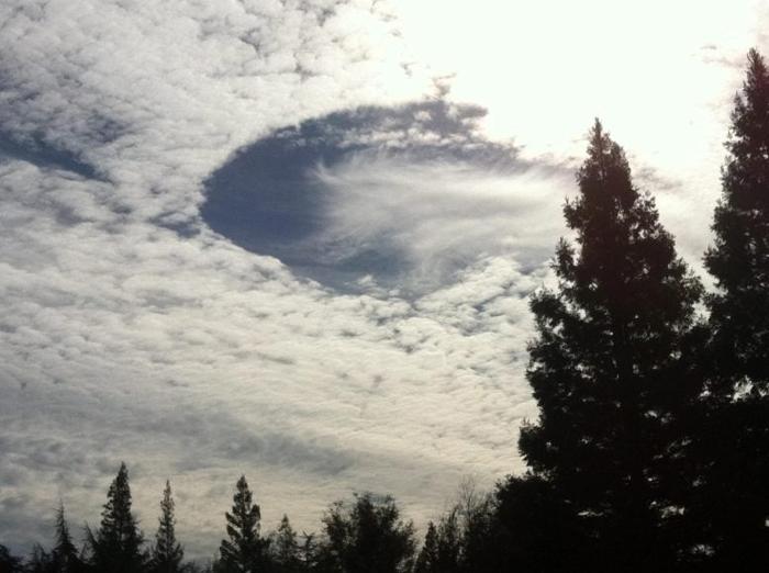 Hole Punch Cloud and Fallstreak Over Gold River, California