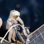 Emozionante passeggiata spaziale: cosmonauti in azione sulla ISS