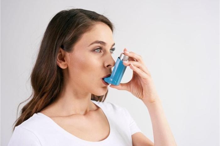 Woman-Asthma-Inhaler-777x518-1.jpg