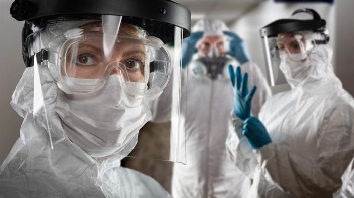 Il personale dell'ospedale si sta preparando per l'influenza aviaria.