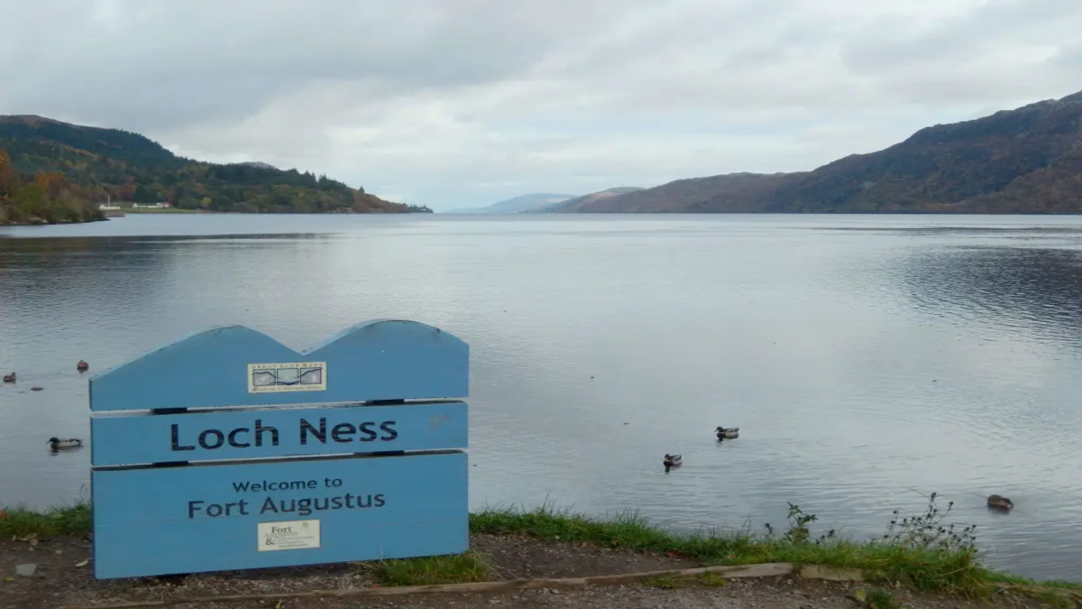 drumnadrochit-loch-ness-scotland-uk-95593561-1-1.jpg