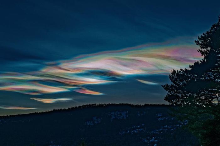 nacreous-m-1.png