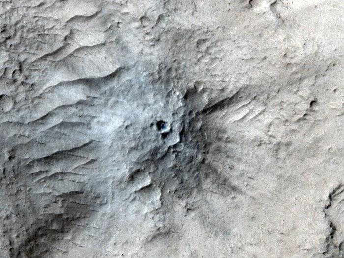 Impact-Crater-Cerberus-Fossae-Mars-777x583-1-1.jpg