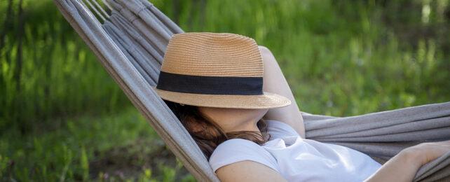 SnoozingWoman-642x260-1-1.jpg